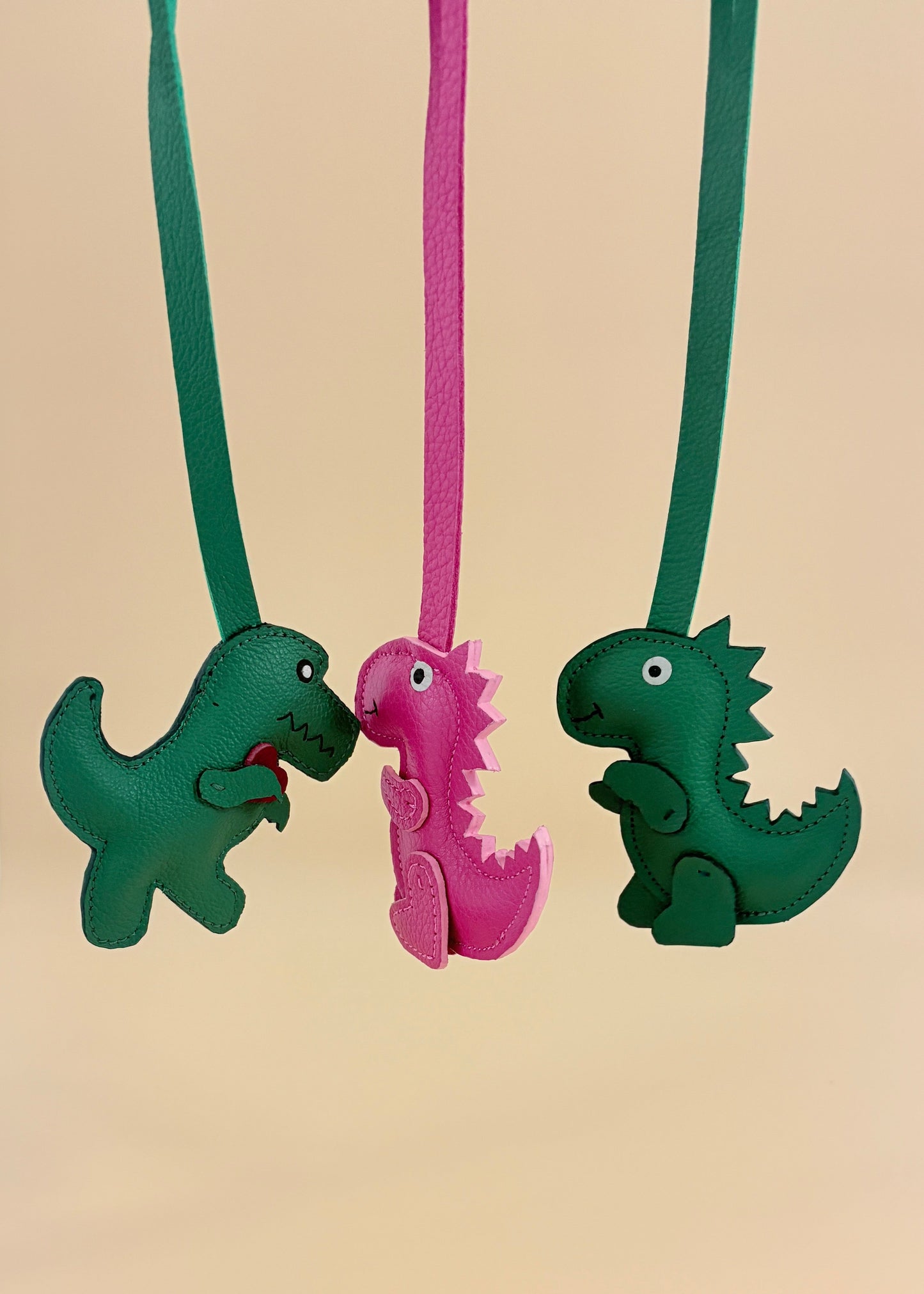 (Pre-Order) Dino-Wander charm in Hiedra