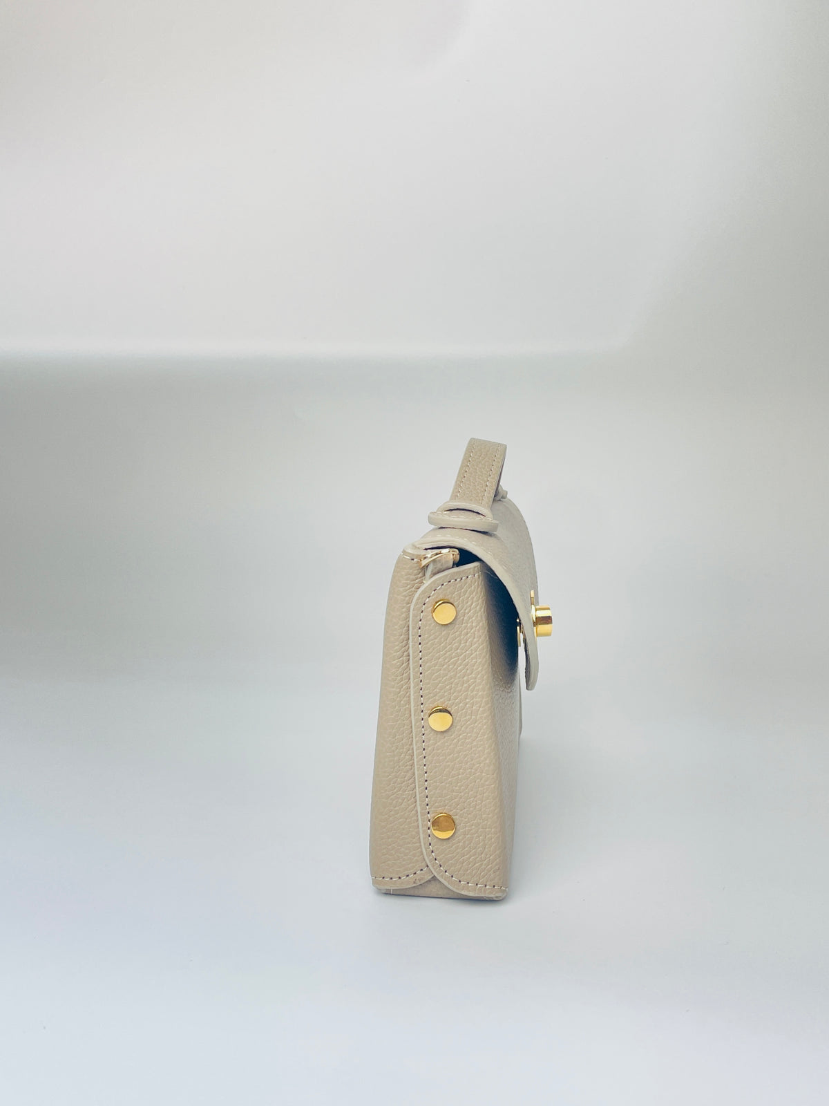 Sumi Crossbody Bag in Taupe (Gold Lock)