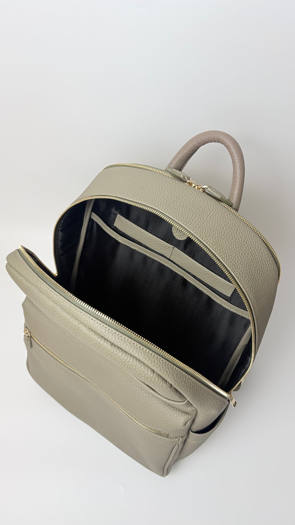 Johan Leather Bagpack