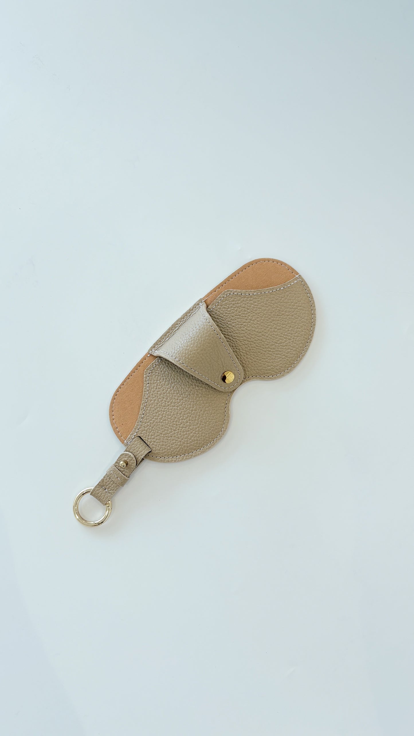 Sunglass Cover in Piedra