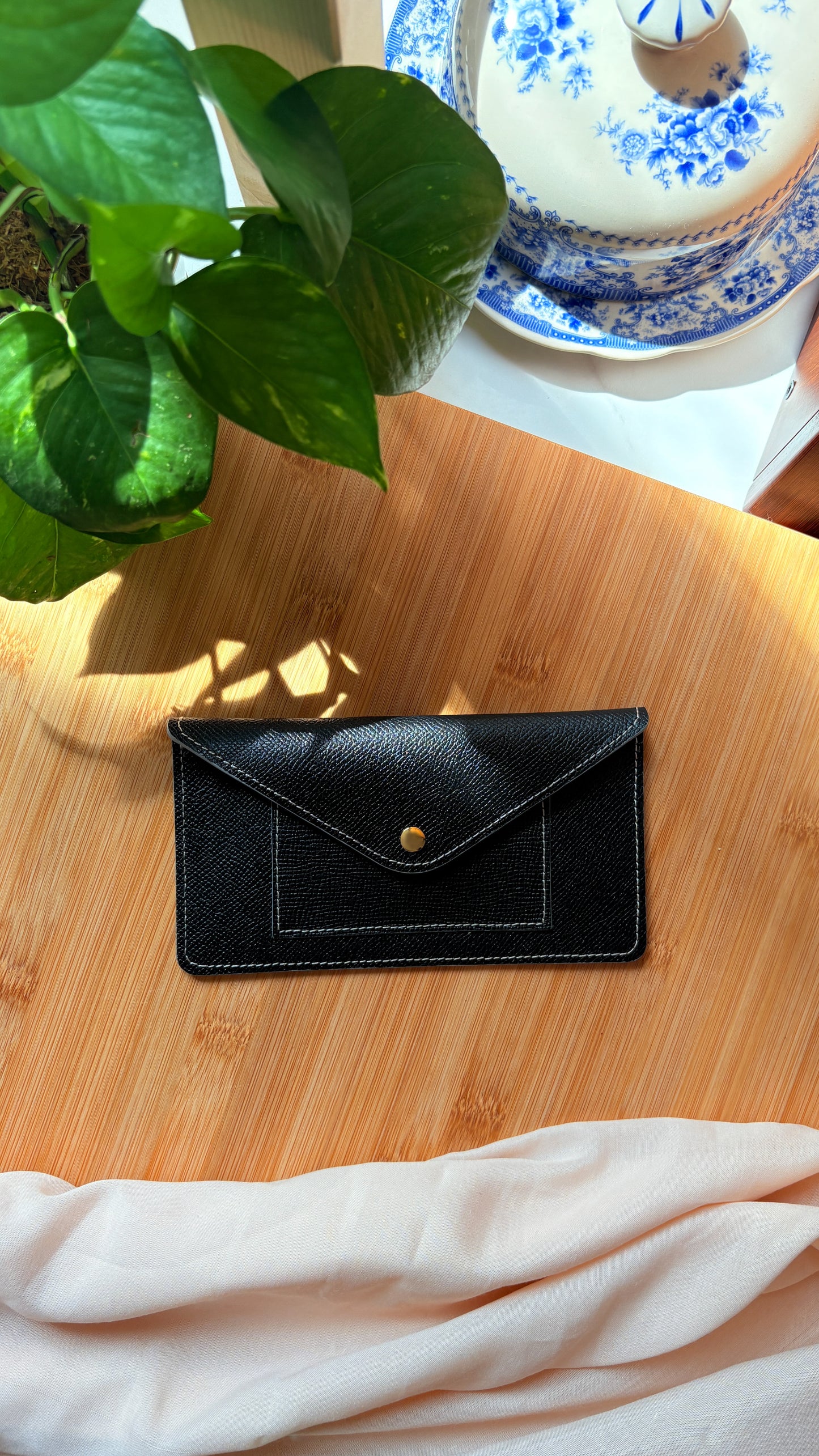 Black Epsom Currency Wallet