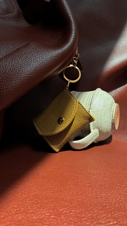 Petit Pouch in Birmania