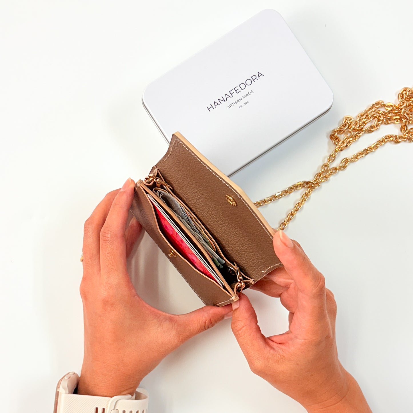 Custom Your Case Wallet on Chain