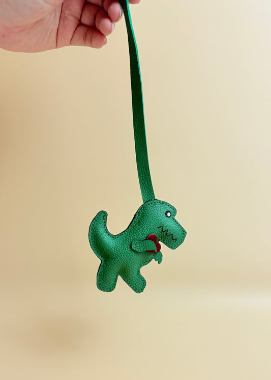 (Pre-Order) Dino-Wander charm in Hiedra