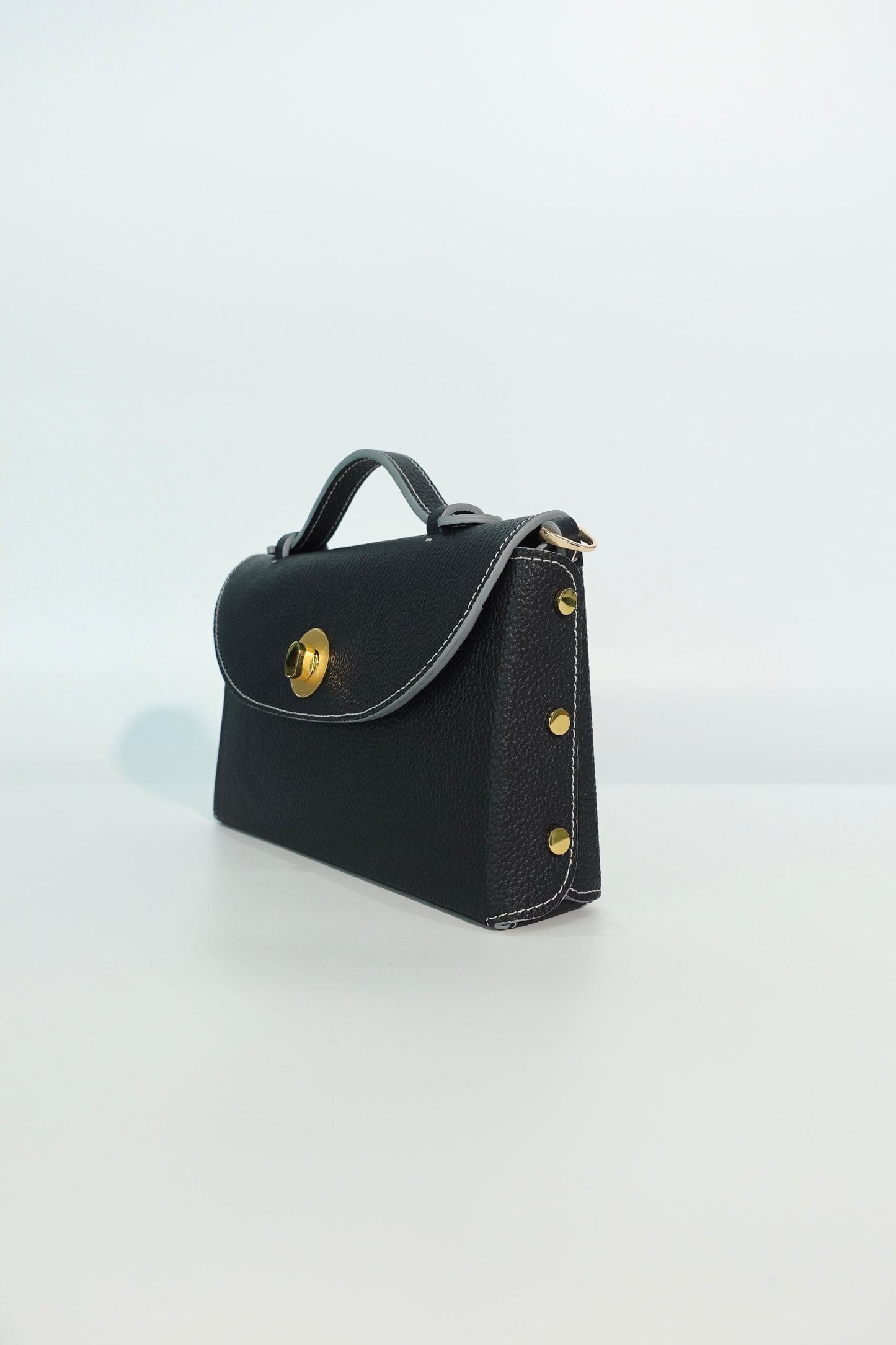 Sumi Crossbody Bag in Navy with Gold hardware